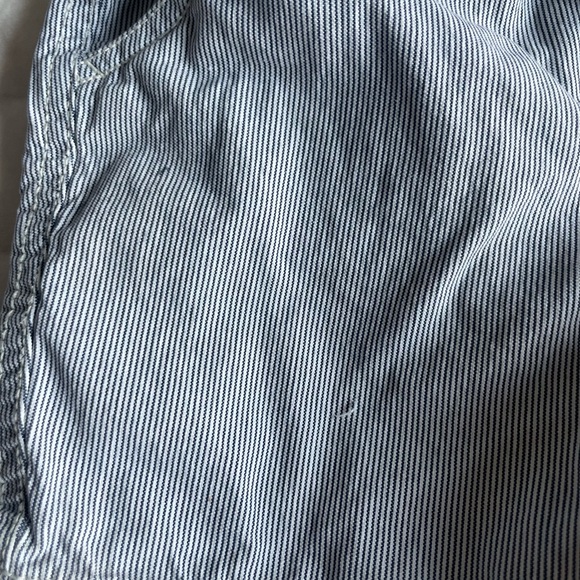 5/$15 Closet Sale! Baby Gap 3T Boys Blue and White Striped Shorts - Picture 3 of 5